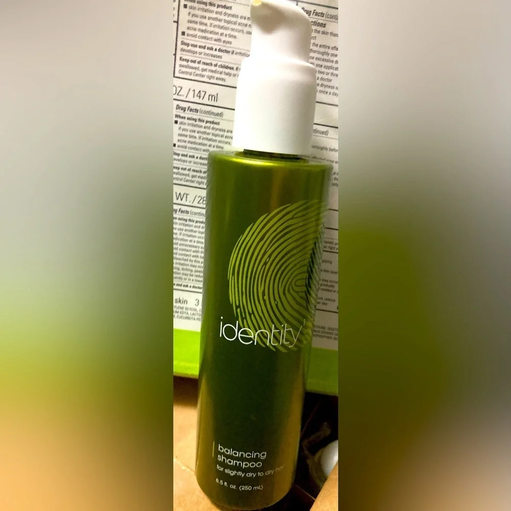 Identity 1 Balancing Shampoo for Slightly Dry to Dry‎ Hair 8.5 fl oz Pump…